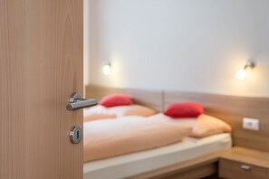 1 bedroom, iron/ironing board, free WiFi, bed sheets - Apartment 'Hilber Sass Rigais' with Mountain View, Private Terrace and Wi-Fi (Villnöss)