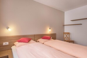 1 bedroom, iron/ironing board, free WiFi, bed sheets