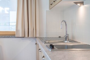 Fridge, oven, stovetop, dishwasher - Apartment 'Hilber Sass Rigais' with Mountain View, Private Terrace and Wi-Fi (Villnöss)