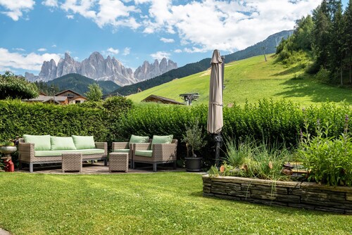 Apartment 'Hilber Sass Rigais' mit Bergblick, privater Terrasse und WLAN
