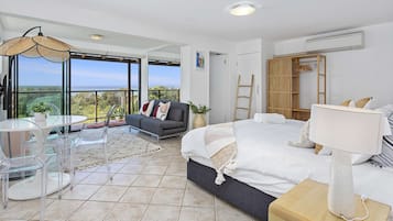 3 bedrooms, iron/ironing board, Internet, bed sheets