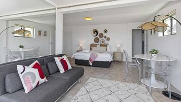3 bedrooms, iron/ironing board, Internet, bed sheets