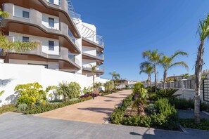 Property grounds - Marinsa Beach, 1 bedroom apartment close to the ocean (Torrox)