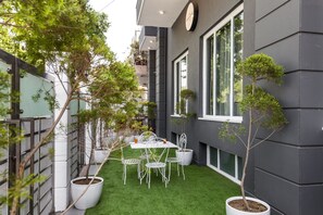 Property grounds - OYO Townhouse 010 East of Kailash (New Delhi)