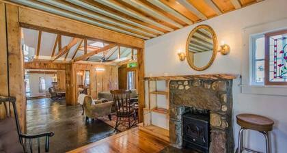 Artsy 2BDR Cottage w/ Free Tix | 5 Min to Main St