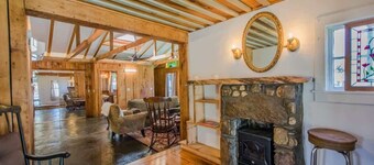 Artsy 2BDR Cottage w/ Free Tix | 5 Min to Main St