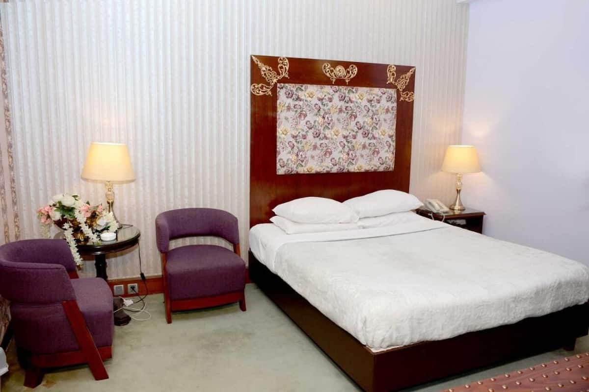 Standard Double or Twin Room | Seterika/papan seterika, Wi-fi percuma, cadar katil