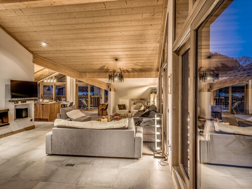 Duplex 7-room, 14 pers, sauna, jacuzzi, 244m² in Champagny-en-Vanoise