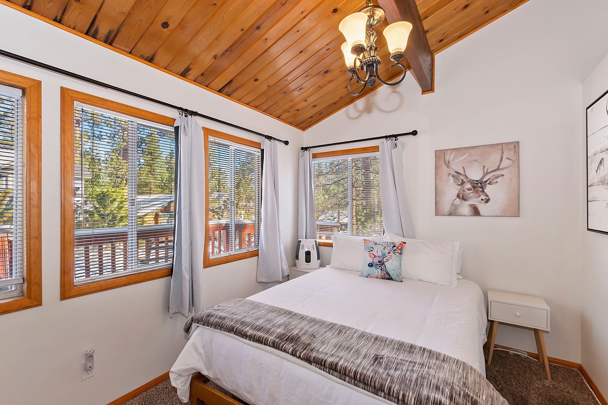 4 bedrooms, WiFi, bed sheets