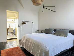 2 bedrooms, desk, travel crib, free WiFi