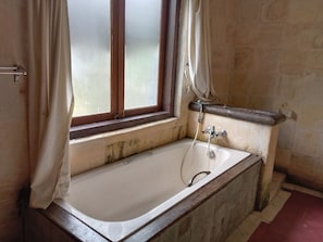 Villa, 2 habitaciones (Dahlia) | Baño | Amenidades de baño gratuitas, bidet, toallas
