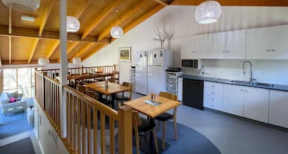 Tanjil Creek lodge - (Whole Lodge 1-4) Luxury in the Alps