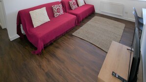 Smart TV - (189OC-16) 2 Bedroom Flat in Bournemouth Town Centre (Bournemouth)