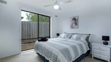 3 bedrooms, free WiFi, bed sheets