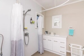 Dusche, Handtücher, Seife, Toilettenpapier
