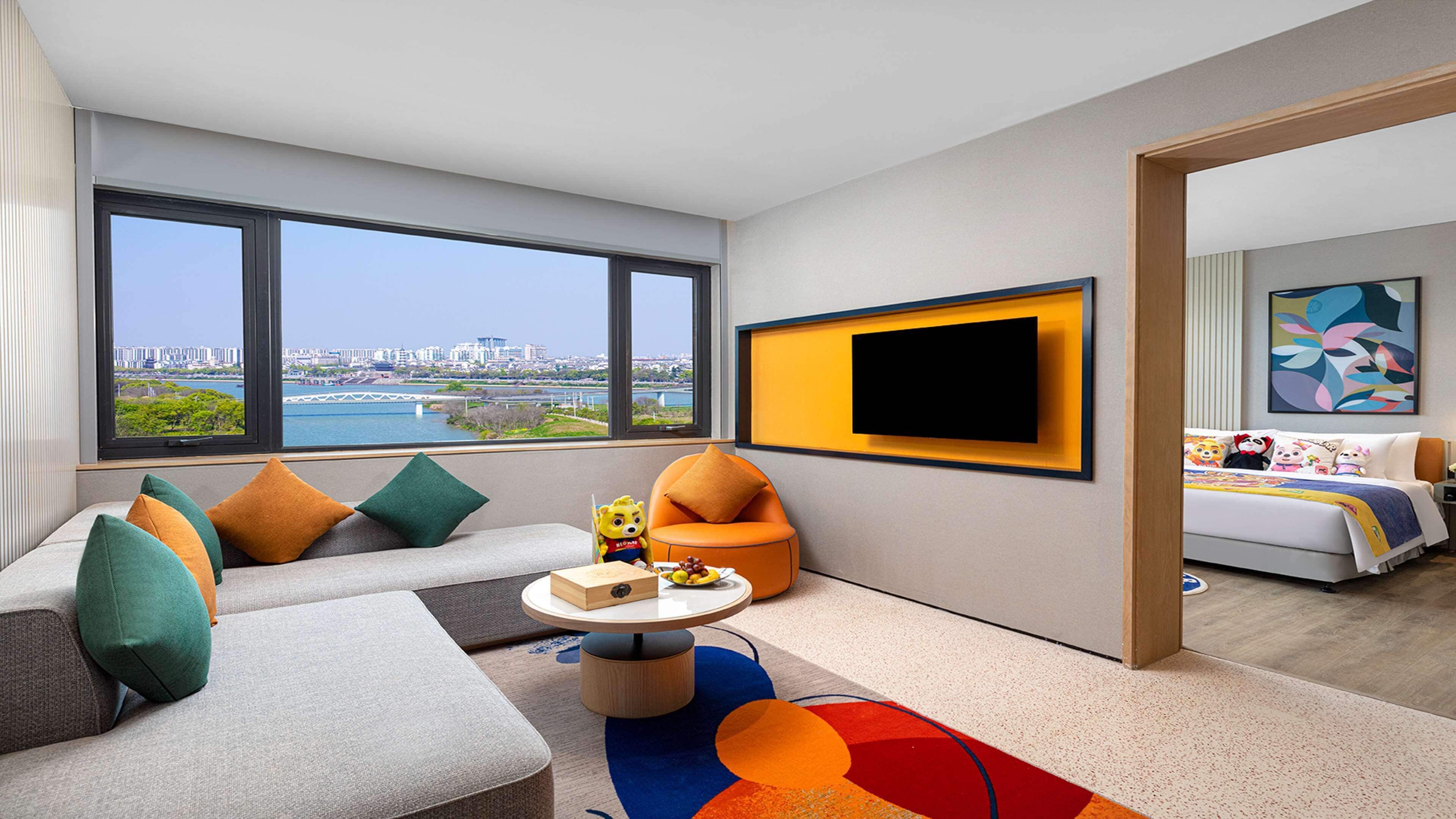 جناح - بمنظر للنهر | ألحفة محشوة بالريش وميني بار وخزنة داخل الغرفة وستائر تعتيم