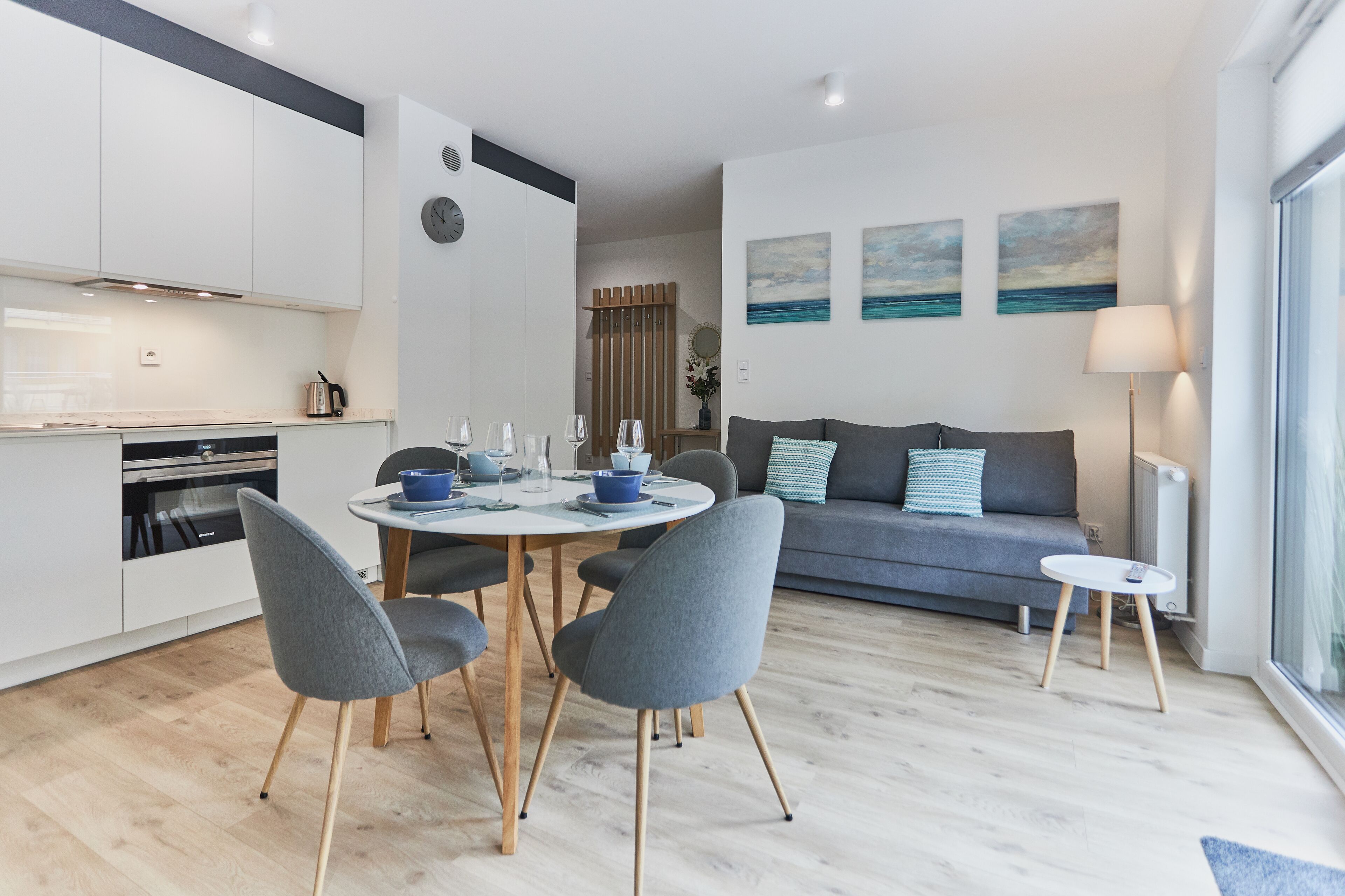 Standard Apartment | Living area | 40-inch flat-screen TV with cable channels, TV