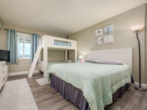 2 bedrooms, iron/ironing board, internet - Spacious Direct Ocean Front Condo with Outdoor Pool (Ocean City)