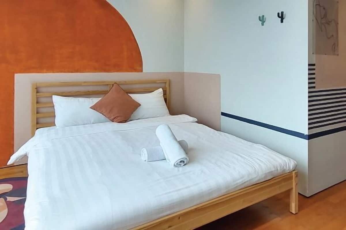 1 bedroom, Egyptian cotton sheets, premium bedding