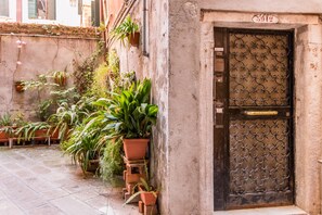 Exterior - Ca' Ludovica (Venice)