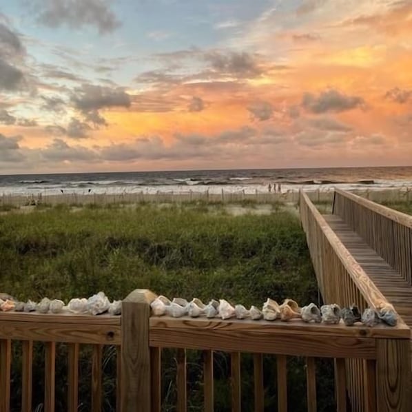On the beach - Oceanfront retreat 'Meant To Be' on Holden Beach, 2BR, 2BA, sleeps 4, perfect for a getaway. (Holden Beach)