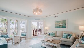 Smart TV, Netflix, Hulu, streaming services