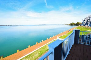 Property grounds - Harbour Island 103L-Baywater 14th St, WIFI, Pool, Elev, W/D, AC (Ocean City)