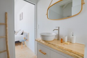 Douche, sèche-cheveux