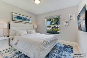 4 bedrooms, desk, laptop workspace, iron/ironing board
