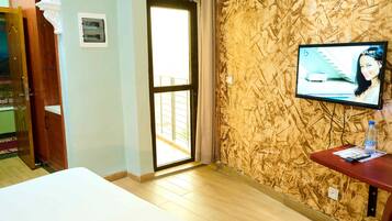 Standaard tweepersoonskamer | Luxe beddengoed, een bureau, gratis wifi, beddengoed