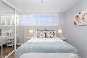1 bedroom, iron/ironing board, WiFi, bed sheets - Modern Manly Apartment with Stunning Views, Pool (Manly)