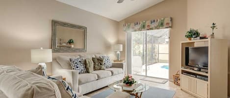 Maison, 4 chambres | Aire de séjour | Téléviseur