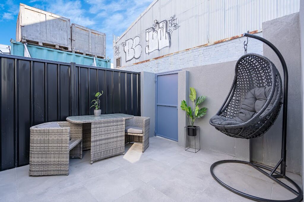 Charming South Melbourne terrace PRIVATE BACKYARD