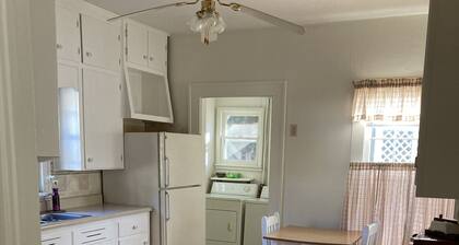 Private, cozy,classic, simple. Centrally located to hospital, uptown.