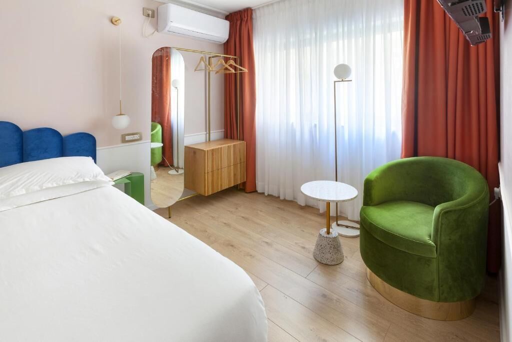 minibar, desk, laptop workspace, free wifi