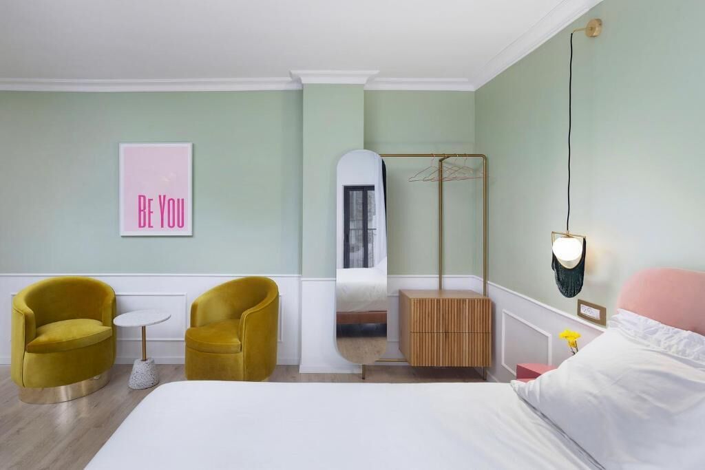 suite | minibar, desk, laptop workspace, free wifi