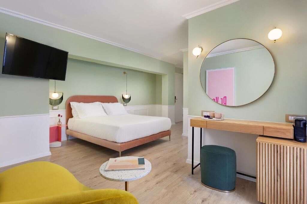 suite | minibar, desk, laptop workspace, free wifi