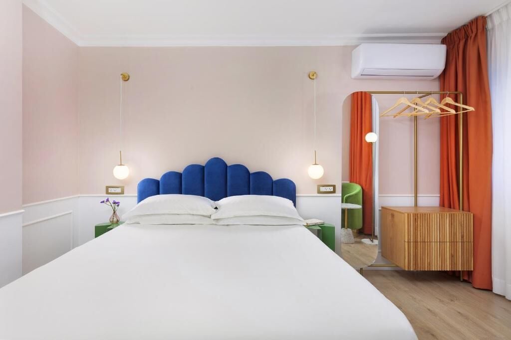 suite | minibar, desk, laptop workspace, free wifi