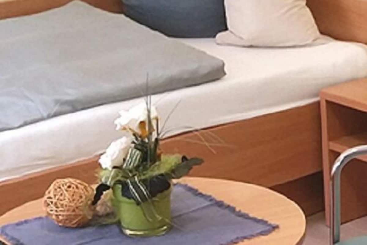 Single Room | Cots/infant beds, free WiFi, bed sheets