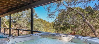 All Decked Out in Canyon Lake with a Hot Tub!