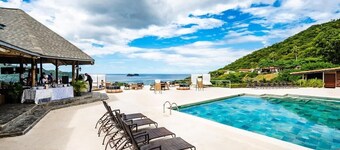 Private Pool Villa w/ Shuttle & Ocean Views