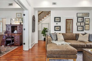 Smart TV, caminetto, studio