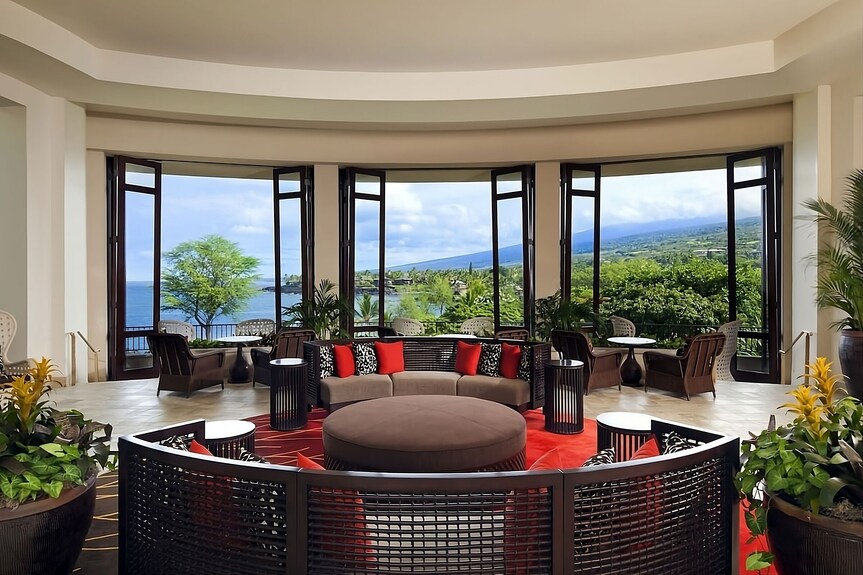 Kailua-kona Getaway! 2 Sleek Units, 2 Pools, Oceanfront, Onsite Restaurant/bar! - Captain Cook, HI