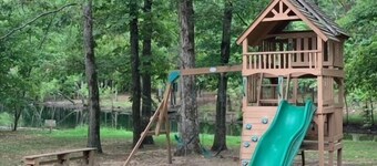 Apple Blossom - 1 Bedroom Cabin at the Whip-Poor-Will Resort near the Lake!