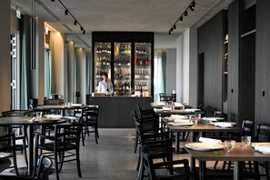 Unclassified image, 5 of 13, button - Hotel Windsor (Laigueglia)