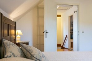 4 Schlafzimmer, Bügeleisen/Bügelbrett, WLAN, Bettwäsche