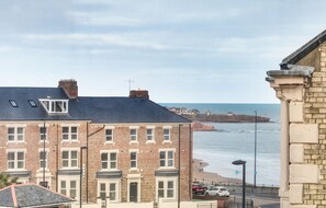 Room | View from room - Percy Apartments - By Week2Week (North Shields)