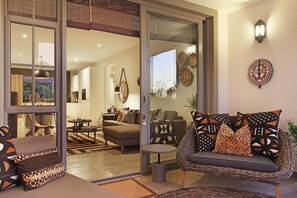 Terrace/patio - Rainbow Residence (Franschhoek)