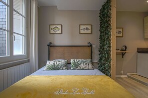 Blackout curtains, WiFi, bed sheets