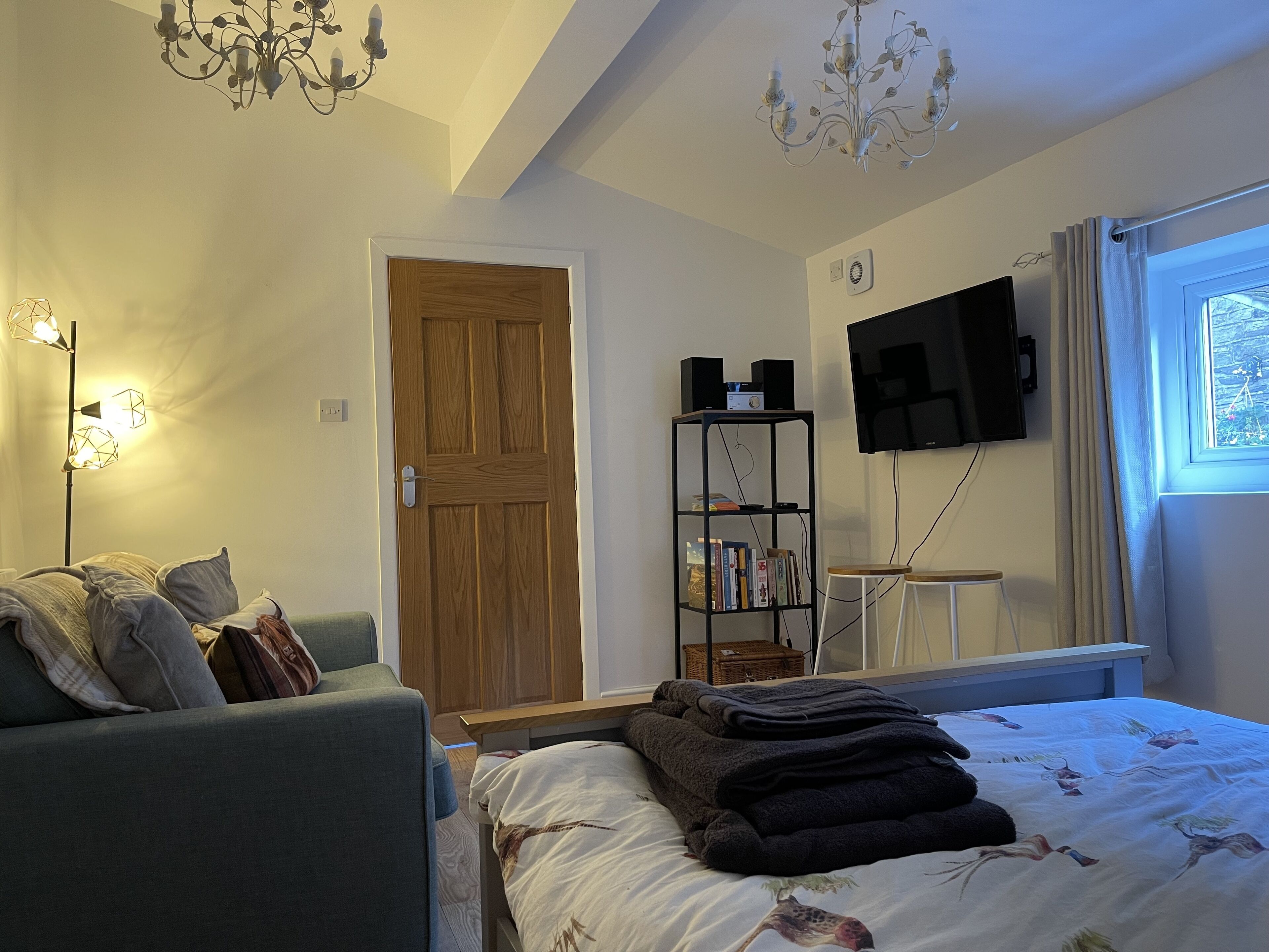 1 camera, Wi-Fi gratuito, lenzuola